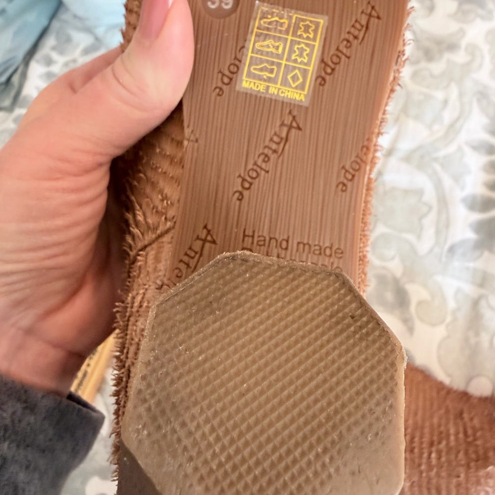 Antelope Peri Ankle Booties - Picture 4 of 16